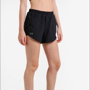 UNDER ARMOUR BLACK ATHLETIC TRACK SHORTS